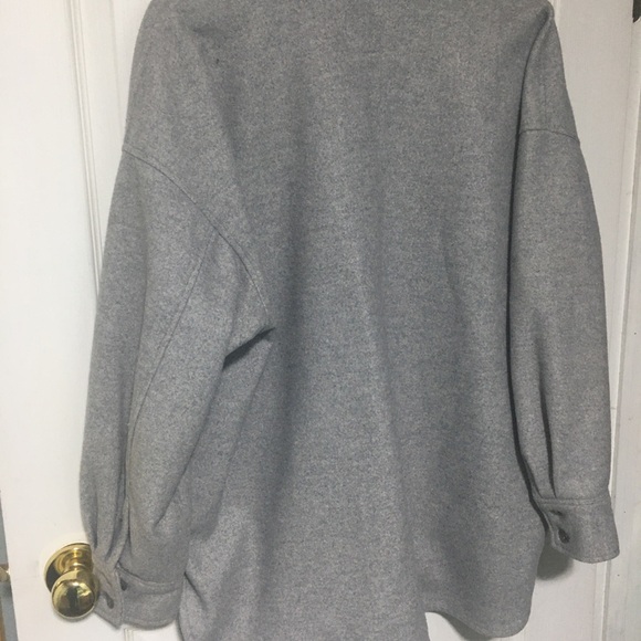 Cozy Gray Oversized Jacket - Picture 2 of 3